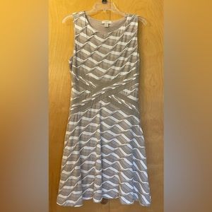 Loft Size 8 Sleeveless Cream & White Dress